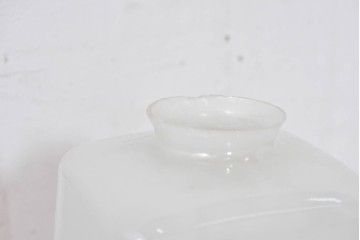 《引っ掛けシーリング式ペンダントライト加工費込み》　和製アンティーク　スクエア型　ミルクガラスのレトロなペンダントライト　(R-084034)