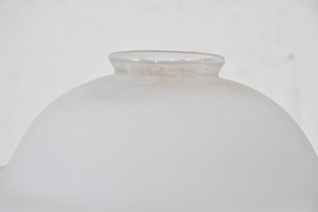 《引っ掛けシーリング式ペンダントライト加工費込み》　和製アンティーク　オパールガラスが柔らかな光を演出する天井照明　(R-084036)