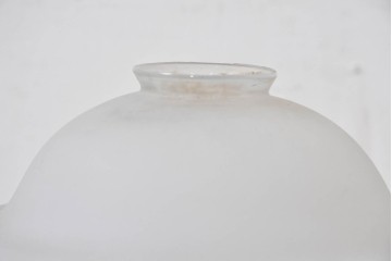 《引っ掛けシーリング式ペンダントライト加工費込み》　和製アンティーク　オパールガラスが柔らかな光を演出する天井照明　(R-084036)