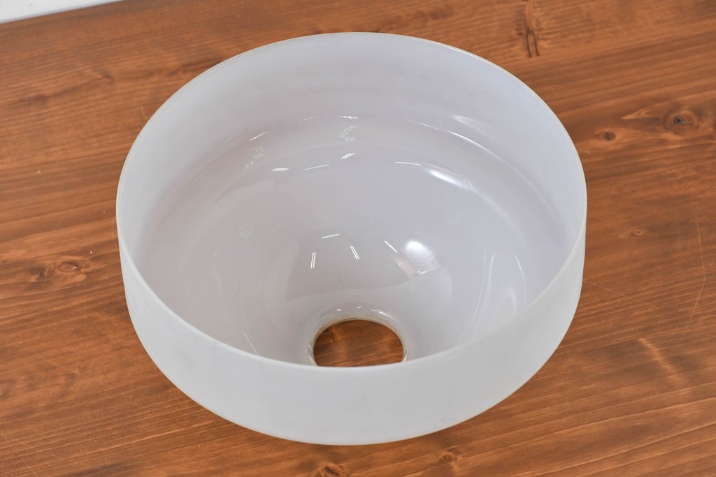 《引っ掛けシーリング式ペンダントライト加工費込み》　和製アンティーク　オパールガラスが柔らかな光を演出する天井照明　(R-084036)