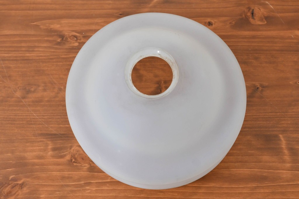 《引っ掛けシーリング式ペンダントライト加工費込み》　和製アンティーク　オパールガラスが柔らかな光を演出する天井照明　(R-084036)