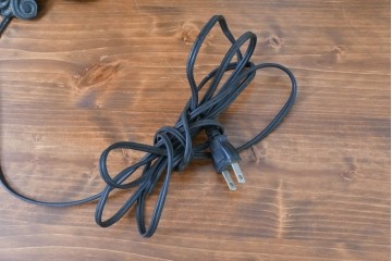 ヨーロッパヴィンテージ　ステンドグラス風　クラシックヨーロピアンデザインのテーブルライト　(R-084038)