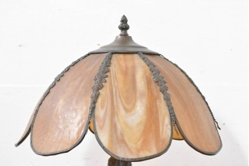 ヨーロッパヴィンテージ　ステンドグラス風　クラシックヨーロピアンデザインのテーブルライト　(R-084038)