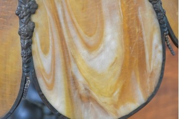 ヨーロッパヴィンテージ　ステンドグラス風　クラシックヨーロピアンデザインのテーブルライト　(R-084038)