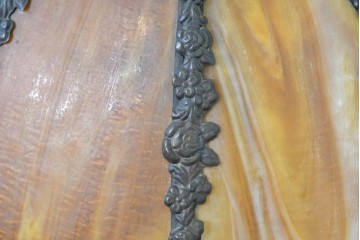 ヨーロッパヴィンテージ　ステンドグラス風　クラシックヨーロピアンデザインのテーブルライト　(R-084038)