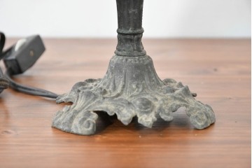 ヨーロッパヴィンテージ　ステンドグラス風　カラフルなシェードが魅力的なテーブルライト　(R-084039)