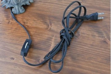 ヨーロッパヴィンテージ　ステンドグラス風　カラフルなシェードが魅力的なテーブルライト　(R-084039)