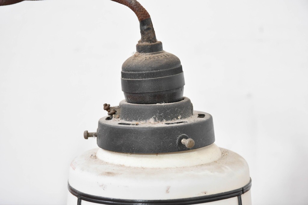 和製アンティーク　レトロな味わい漂うベークライト製ペンダントライト　(R-084040)