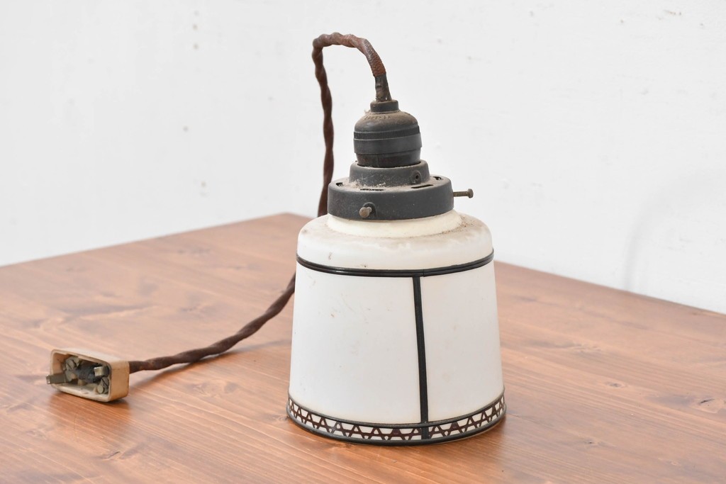 和製アンティーク　レトロな味わい漂うベークライト製ペンダントライト　(R-084040)