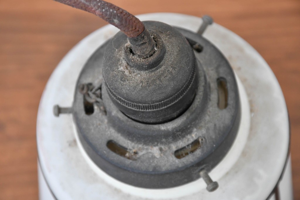 和製アンティーク　レトロな味わい漂うベークライト製ペンダントライト　(R-084040)