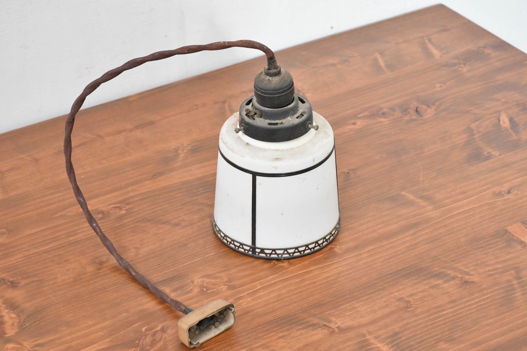 和製アンティーク　レトロな味わい漂うベークライト製ペンダントライト　(R-084040)