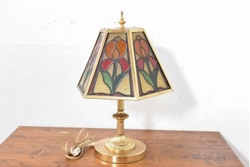 ヨーロッパヴィンテージ　ステンドグラス風　色鮮やかな佇まいが魅力のテーブルライト　(R-084041)