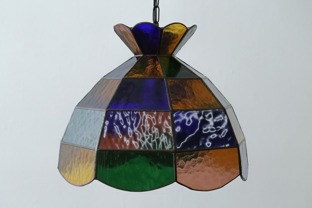 和製ヴィンテージ　可愛らしいフォルムと色使いが印象的なステンドグラスのペンダントライト　(R-084042)