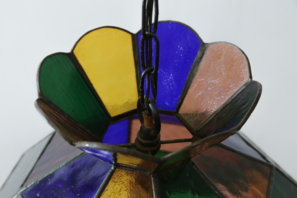 和製ヴィンテージ　可愛らしいフォルムと色使いが印象的なステンドグラスのペンダントライト　(R-084042)