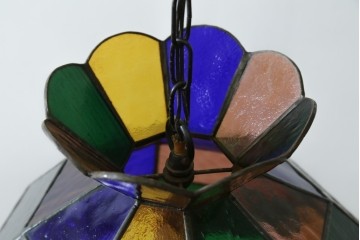 和製ヴィンテージ　可愛らしいフォルムと色使いが印象的なステンドグラスのペンダントライト　(R-084042)