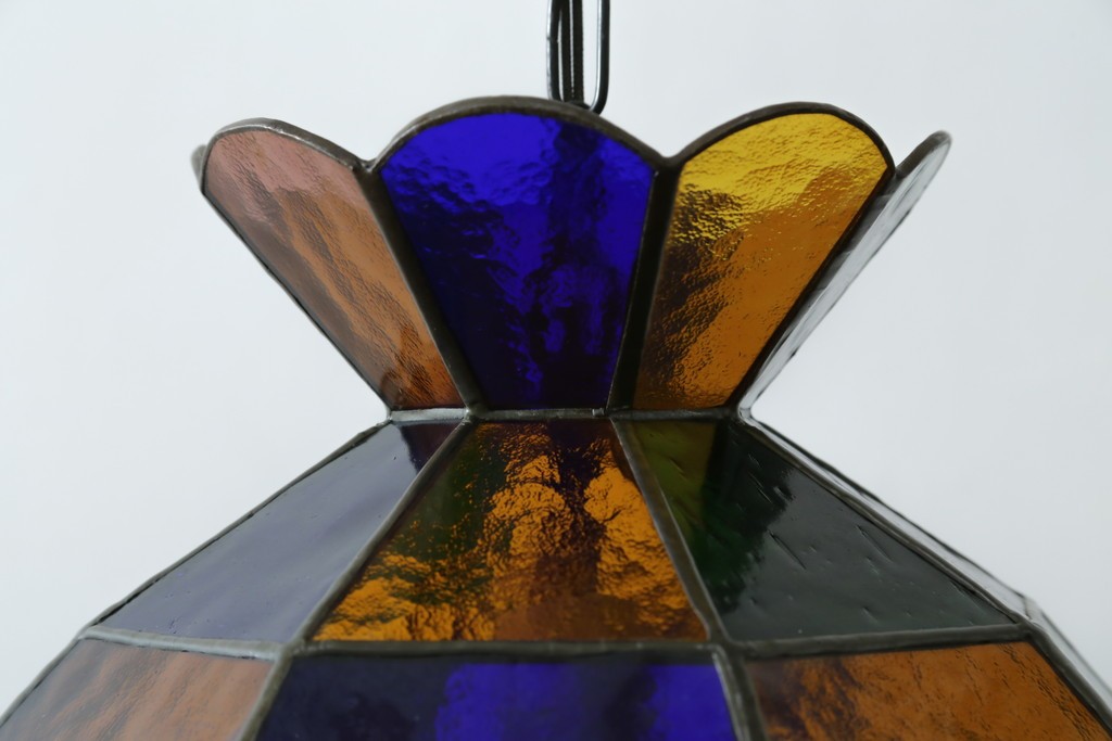 和製ヴィンテージ　可愛らしいフォルムと色使いが印象的なステンドグラスのペンダントライト　(R-084042)