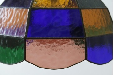 和製ヴィンテージ　可愛らしいフォルムと色使いが印象的なステンドグラスのペンダントライト　(R-084042)