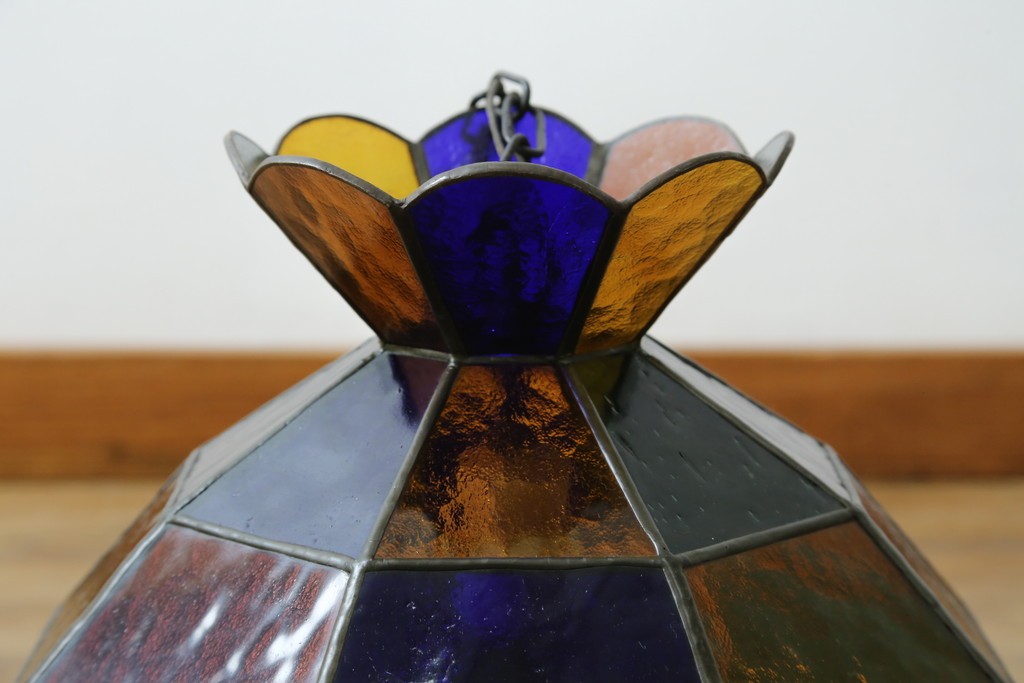 和製ヴィンテージ　可愛らしいフォルムと色使いが印象的なステンドグラスのペンダントライト　(R-084042)