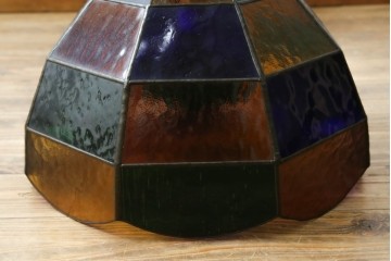 和製ヴィンテージ　可愛らしいフォルムと色使いが印象的なステンドグラスのペンダントライト　(R-084042)