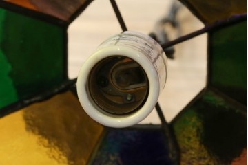 和製ヴィンテージ　可愛らしいフォルムと色使いが印象的なステンドグラスのペンダントライト　(R-084042)