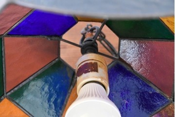 《引っ掛けシーリング式ペンダントライト加工費込み》　和製ヴィンテージ　可愛らしいフォルムと色使いが印象的なステンドグラスのペンダントライト　(R-084042)