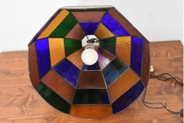 《引っ掛けシーリング式ペンダントライト加工費込み》　和製ヴィンテージ　可愛らしいフォルムと色使いが印象的なステンドグラスのペンダントライト　(R-084042)