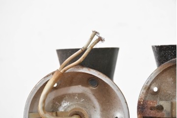 和製ヴィンテージ　円錐シルエットとパンチング装飾が印象的なウォールライト2個セット　(R-084049)