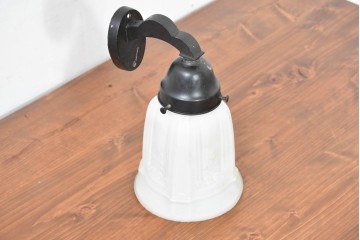 和製アンティーク　優美なエンボス装飾が施されたウォールライト　(R-084050)