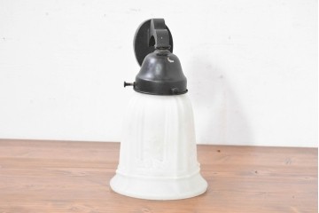 和製アンティーク　優美なエンボス装飾が施されたウォールライト　(R-084050)