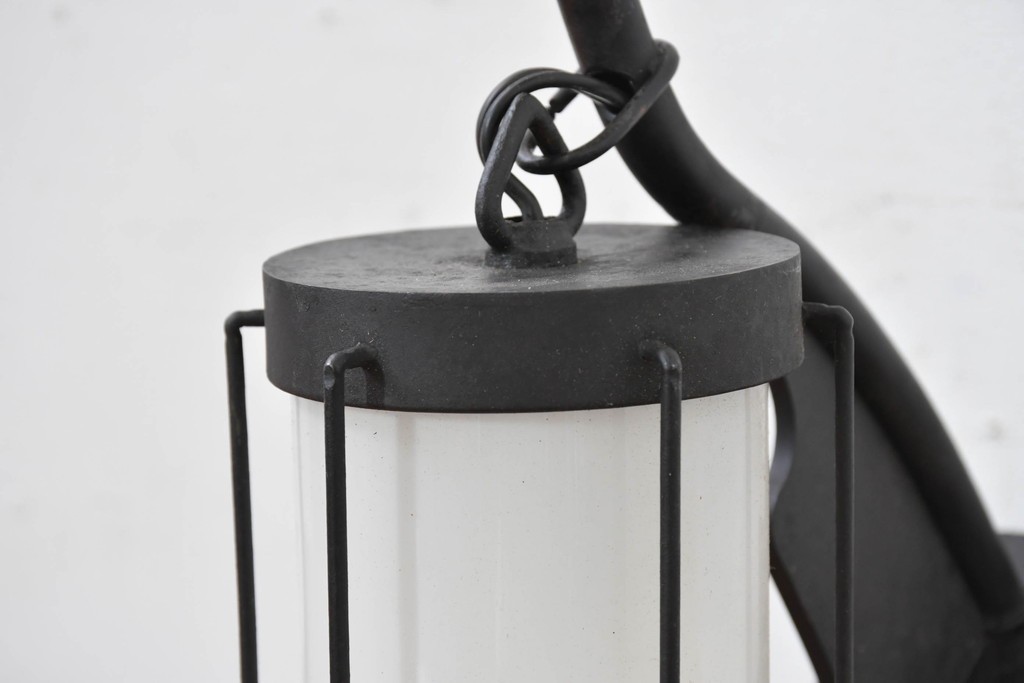 和製アンティーク　アイアンフレームが落ち着いた空間を演出するウォールライト　(R-084051)