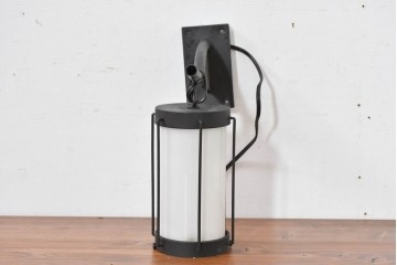 和製アンティーク　アイアンフレームが落ち着いた空間を演出するウォールライト　(R-084051)