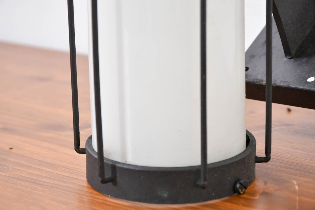 和製アンティーク　アイアンフレームが落ち着いた空間を演出するウォールライト　(R-084051)