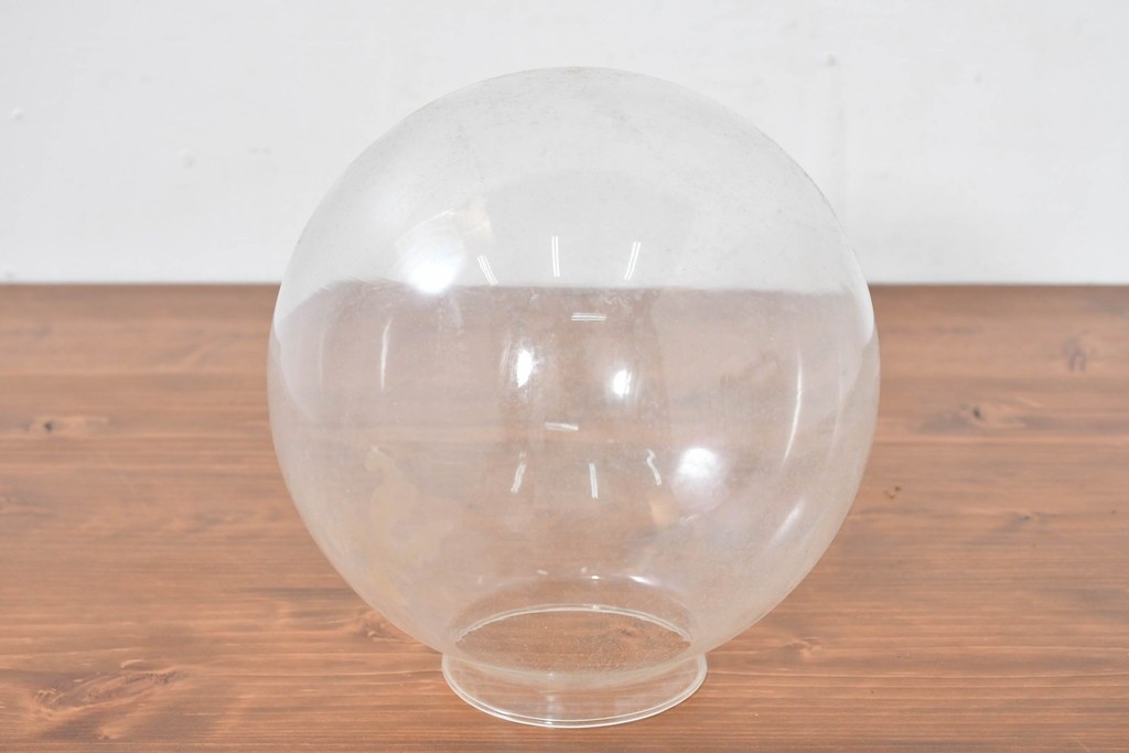 《引っ掛けシーリング式ペンダントライト加工費込み》　和製ヴィンテージ　柔らかな丸みを帯びた球体型のペンダントライト　(R-084053)