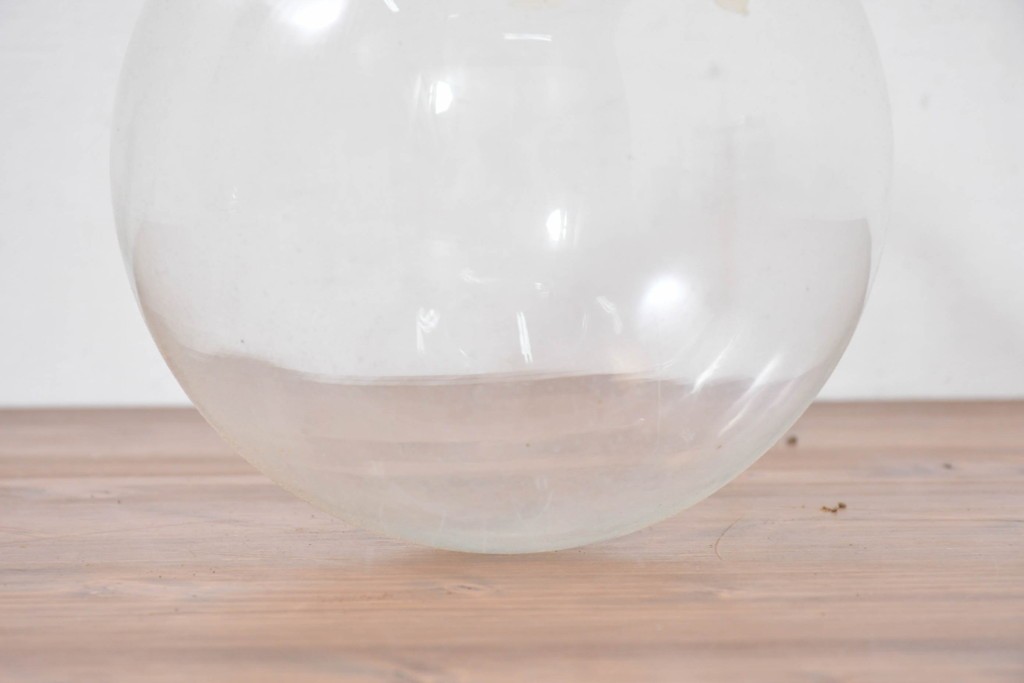 《引っ掛けシーリング式ペンダントライト加工費込み》　和製ヴィンテージ　柔らかな丸みを帯びた球体型のペンダントライト　(R-084053)