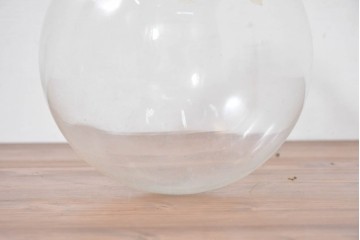 《引っ掛けシーリング式ペンダントライト加工費込み》　和製ヴィンテージ　柔らかな丸みを帯びた球体型のペンダントライト　(R-084053)