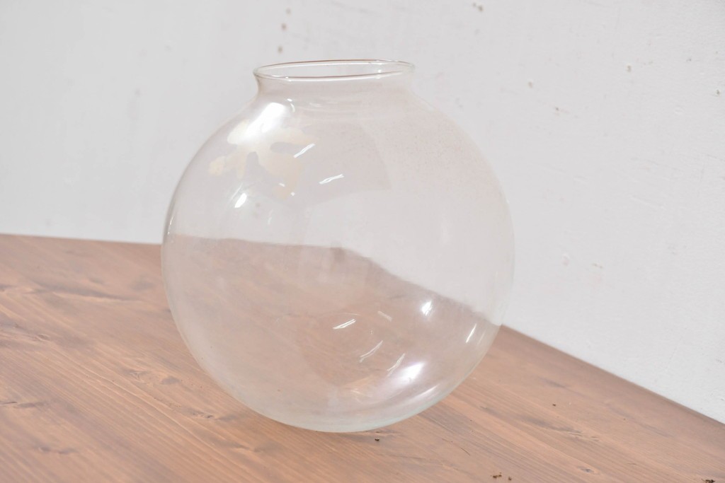 《引っ掛けシーリング式ペンダントライト加工費込み》　和製ヴィンテージ　柔らかな丸みを帯びた球体型のペンダントライト　(R-084053)