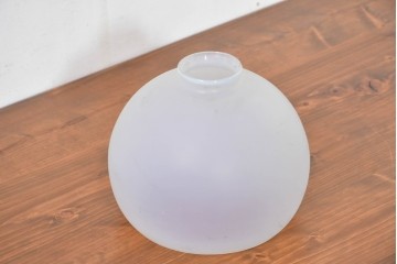 《引っ掛けシーリング式ペンダントライト加工費込み》　和製アンティーク　どこか懐かしい光を灯すオパールガラスの天井照明　(R-084055)