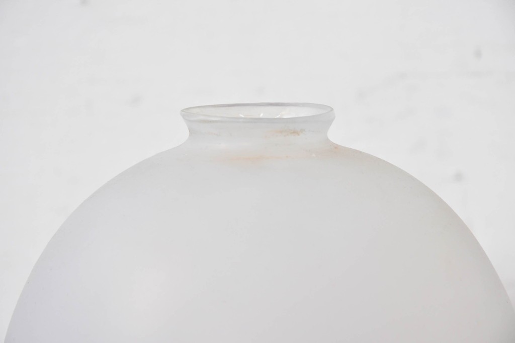 《引っ掛けシーリング式ペンダントライト加工費込み》　和製アンティーク　柔らかな光を透かすオパールガラスのペンダントライト　(R-084056)