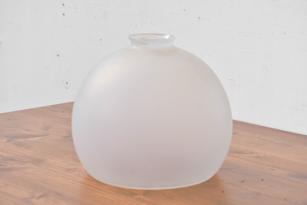 《引っ掛けシーリング式ペンダントライト加工費込み》　和製アンティーク　柔らかな光を透かすオパールガラスのペンダントライト　(R-084056)