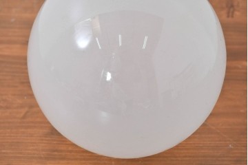 和製ヴィンテージ　乳白色の球形シェードが印象的なウォールライト　(R-084066)