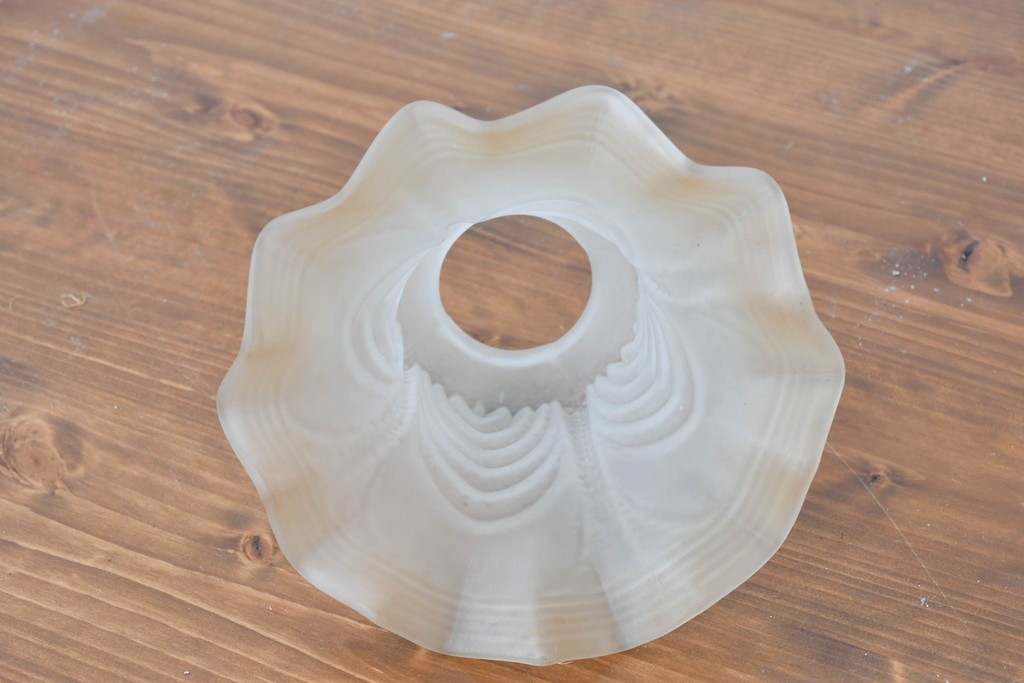 《引っ掛けシーリング式ペンダントライト加工費込み》　フランスヴィンテージ　波打つ縁取りが美しいペンダントライト　(R-084067)