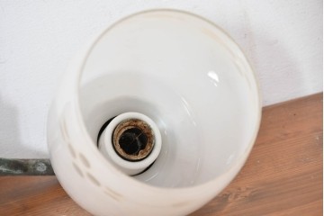 和製ヴィンテージ　柔らかな乳白ガラスが趣あるブラケットライト　(R-084069)