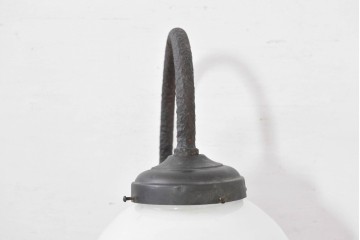 和製アンティーク　昭和初期　曲線アームに丸型シェードが映えるウォールライト　(R-084075)