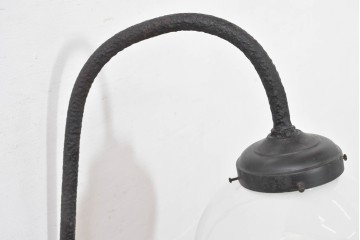 和製アンティーク　昭和初期　曲線アームに丸型シェードが映えるウォールライト　(R-084075)