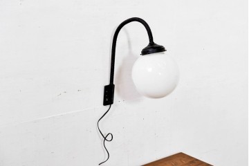 和製アンティーク　昭和初期　曲線アームに丸型シェードが映えるウォールライト　(R-084075)