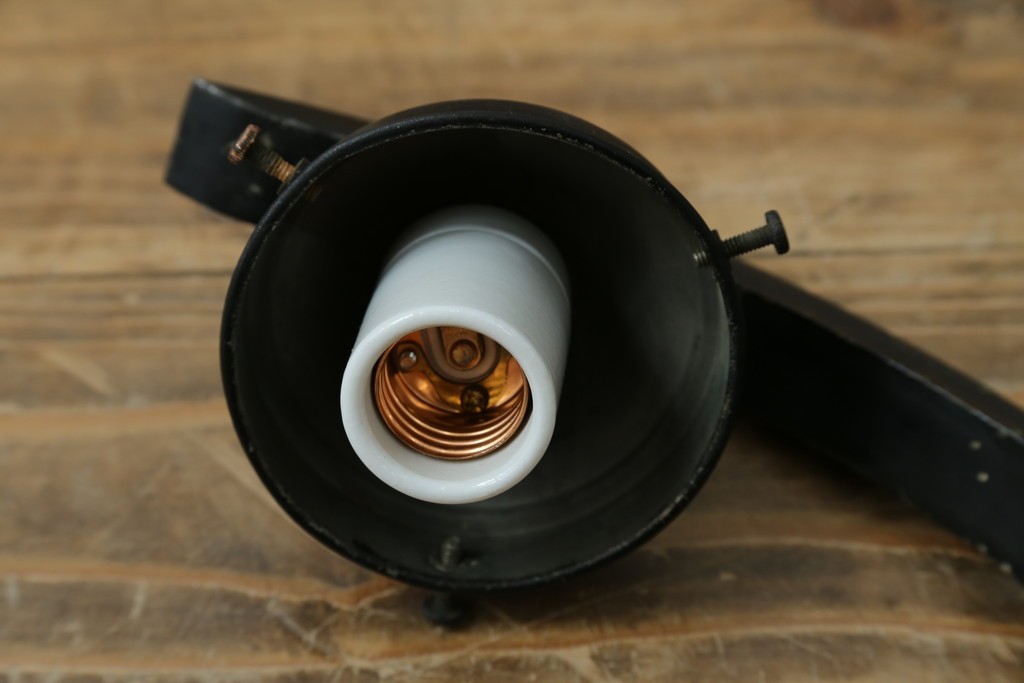 和製アンティーク　味わいある金属アームと雫形シェードのウォールライト　(R-084080)