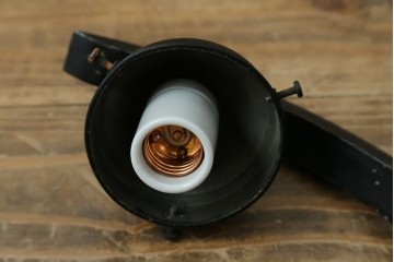 和製アンティーク　味わいある金属アームと雫形シェードのウォールライト　(R-084080)