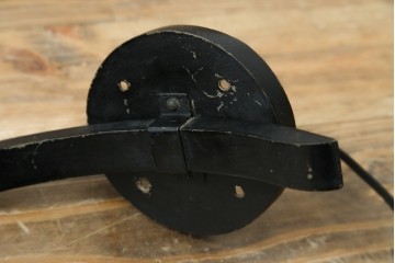 和製アンティーク　味わいある金属アームと雫形シェードのウォールライト　(R-084080)