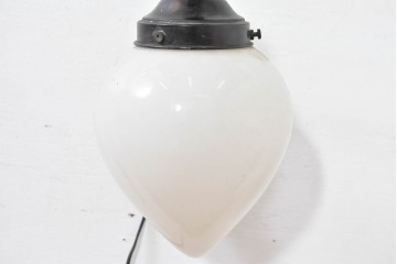 和製アンティーク　味わいある金属アームと雫形シェードのウォールライト　(R-084080)