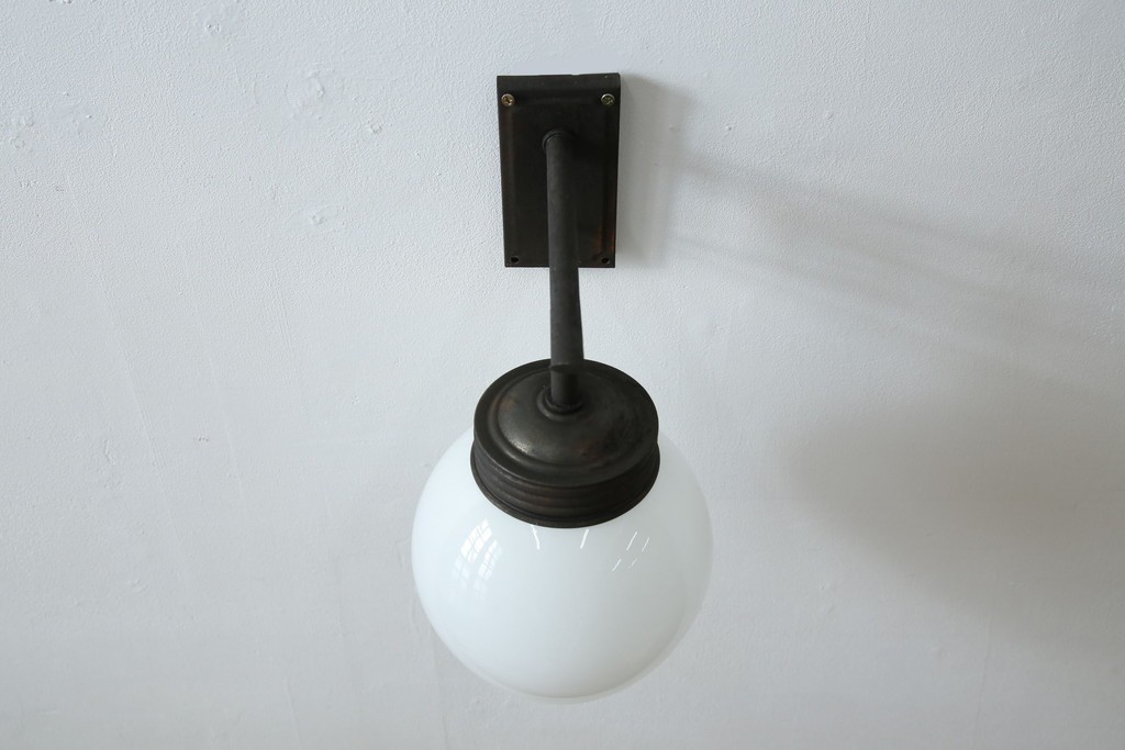 和製アンティーク　鳥の透かし飾りが趣を添えるウォールランプ　(R-084082)